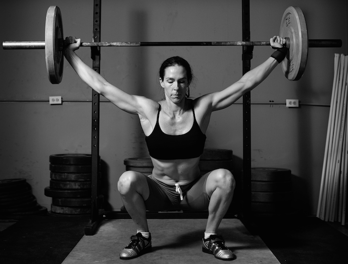 Weight_lifting_black_and_white